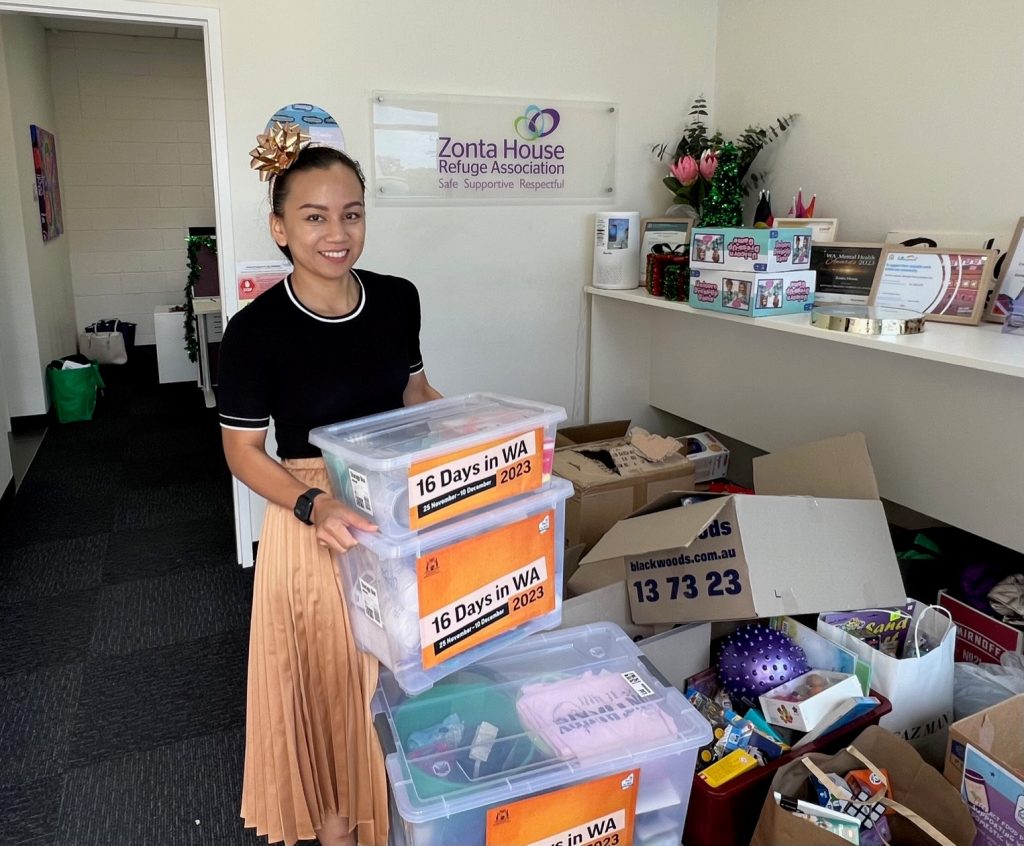 A delivery of essential items such as toiletries and cleaning products were provided to Zonta House to distibute to vulnerable women and families for Christmas.