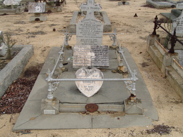 Levitzke Family Grave AN KA 255