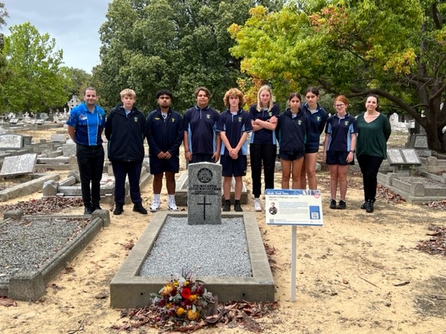 students from Merredin College around burial site of Martin O'Meara war veteran and part of Karrakatta Historical Trail Two
